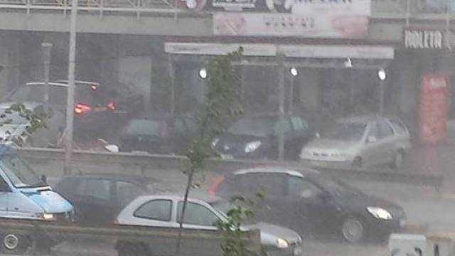 Priştine'de Şiddetli Yağmur