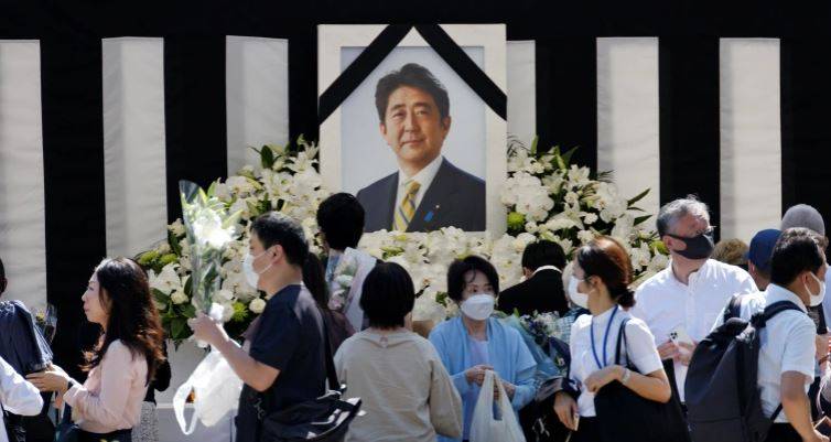 Kurti ve Murati, Japonya’nın Eski Başbakanının Cenaze Törenine Katıldı