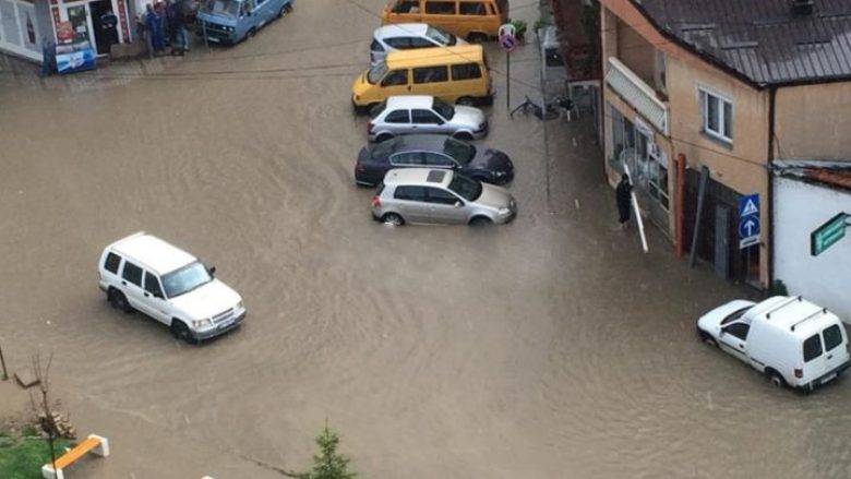 Vuçitırın'da Yoğun Yağmur
