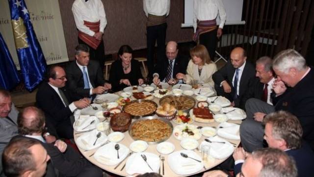 Yumurtalı Saldırılar,  "Lama'nın Akşam Yemeği" Törenini İptal Ettirdi