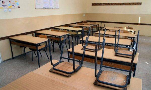 Veliler Konseyinden Maaşları Ödenmeyen Öğretmenler İçin Bir Girişim