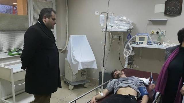 Shpend Ahmeti Hastanede Yaralıları Ziyaret Etti