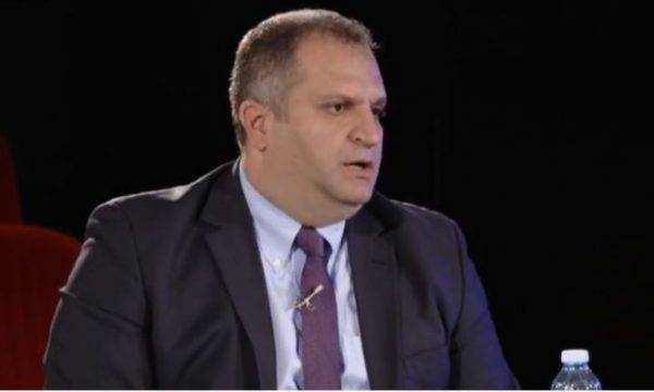 Shpend Ahmeti PSD Başkanı Görevinden İstifa Etti