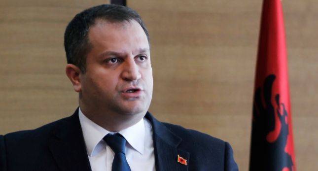 Shpend Ahmeti Yine Priştine Belediye Başkanı