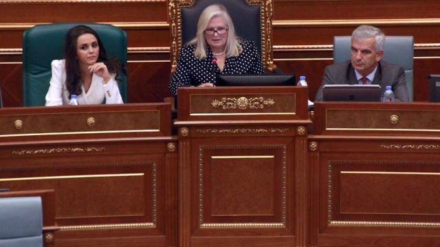 Meclis'in Yarınki Oturumu Erteleniyor?