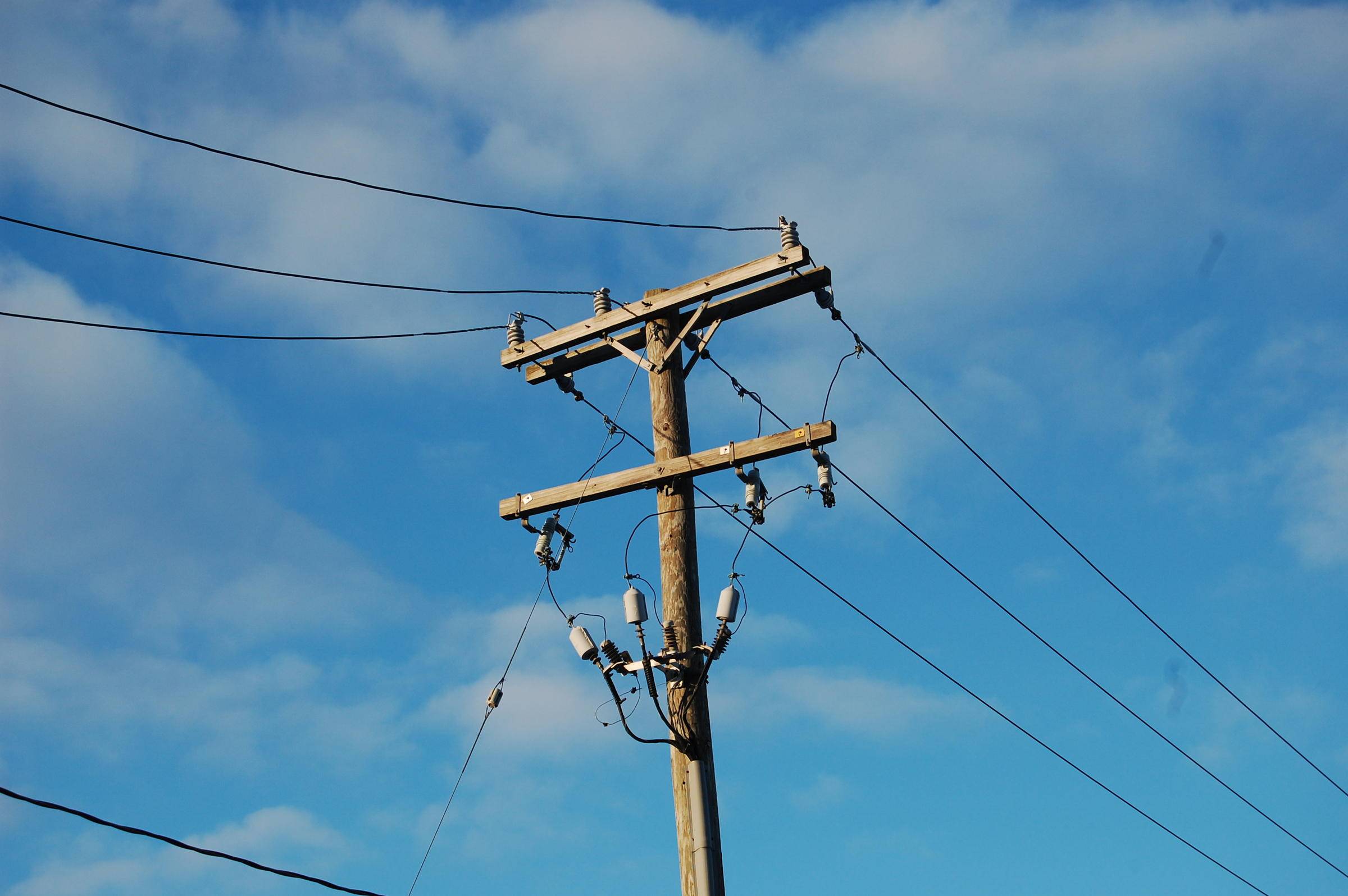Rüzgarlar Elektriğe Zarar Veriyor