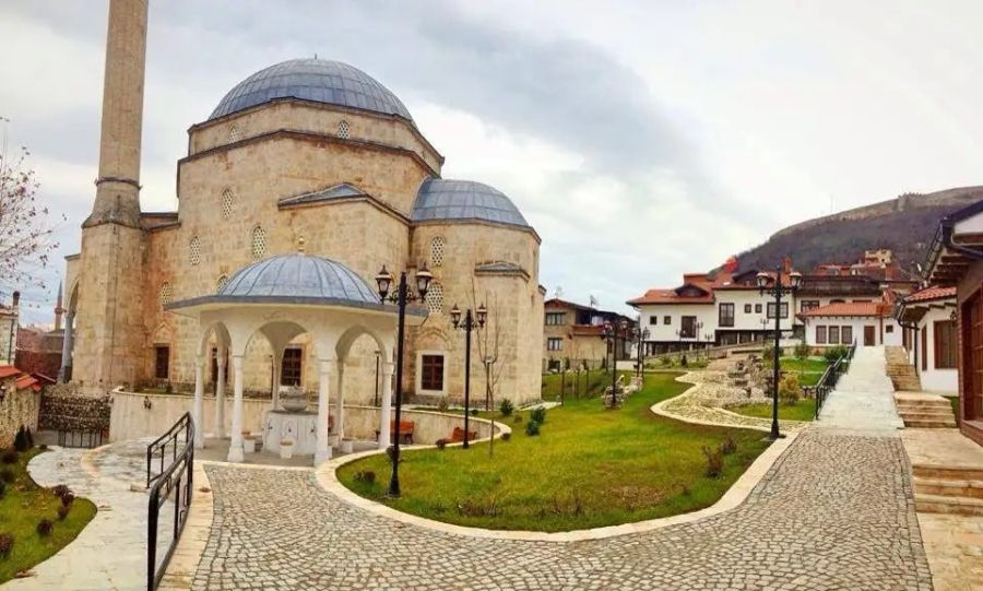 Buram Buram Osmanlı Kokan Toprak: Kosova- M. Tevfik Yücesoy