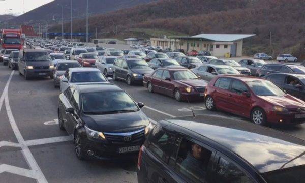 Vatandaşlarımız Bu Bayram da Arnavutluk’a Akın Ettiler
