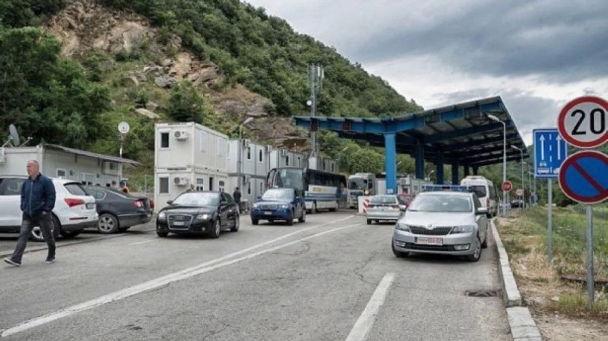 Kosova'ya Giriş İçin İki Saat Bekleniyor