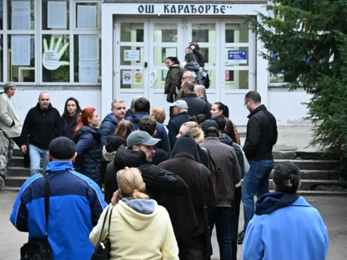 Sırbistan’da Kritik Seçim: 6,45 Milyon Seçmen Sandık Başında 