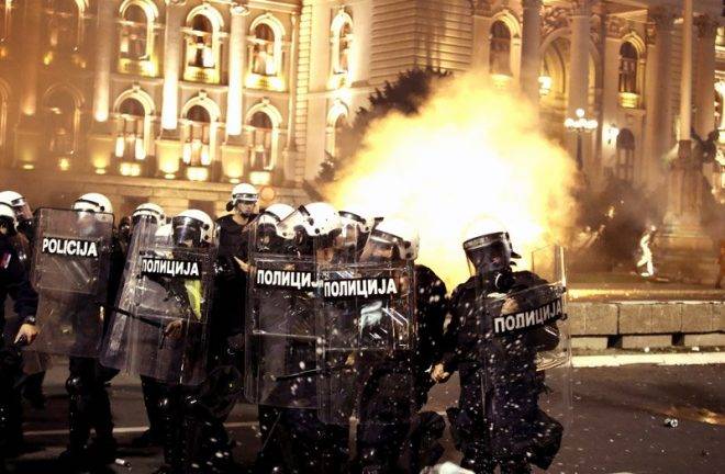 Sırbistan'da Korona Protestoları Artınca Hükümetten Geri Adım Sinyali Geldi!
