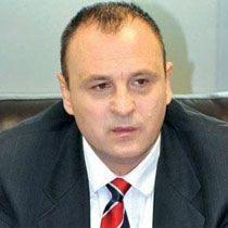 Petroviç: Belgrat Barikatların Arkasında