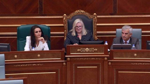 Meclis Oturumu Bugün Devam Ediyor