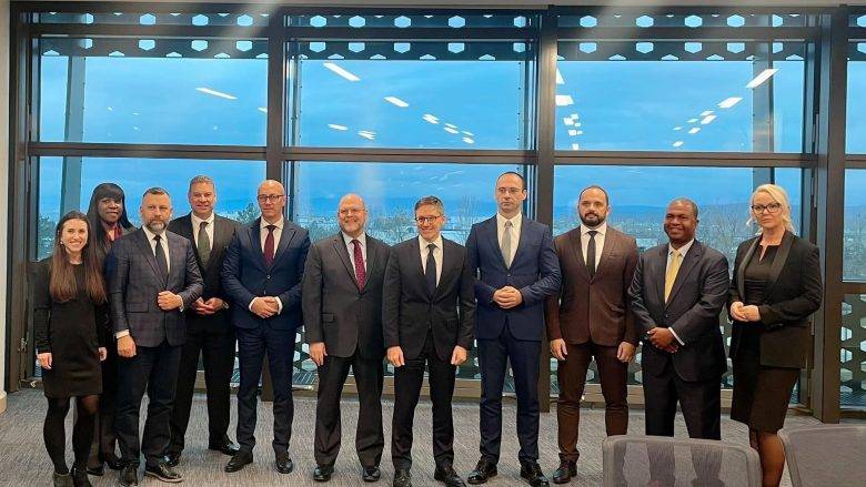 Chollet, Sırp Listesi Temsilcileriyle Görüştü