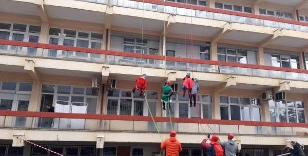 20 Dağcı, Pediatri Kliniği’nde Tedavi Gören Çocukları Eğlendirdi