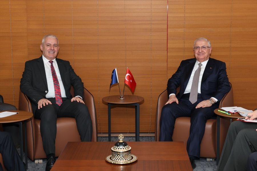 Yaşar Güler ve Xhelal Sveçla, İstanbul'da Görüşme Gerçekleştirdi