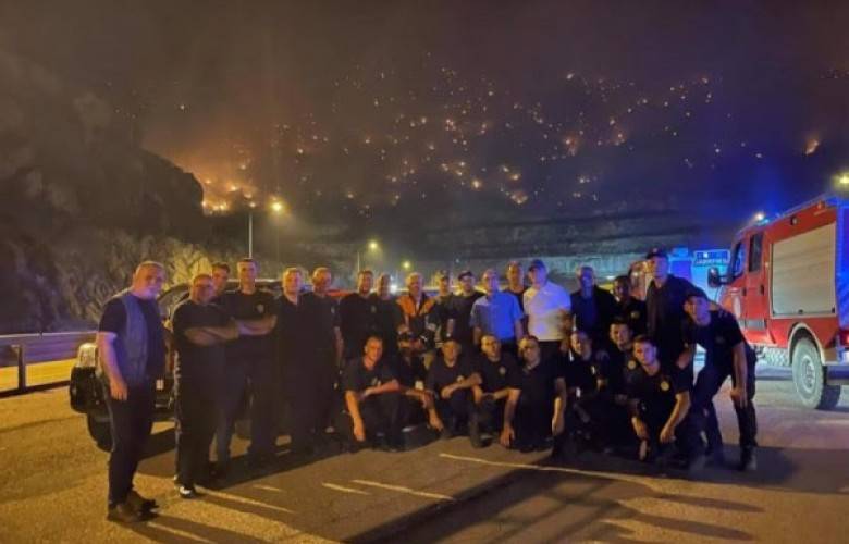 Sveçla: İtfaiyecilerin Gözlerinde Arnavutluk Sevgisi ve İradesini Gördüm