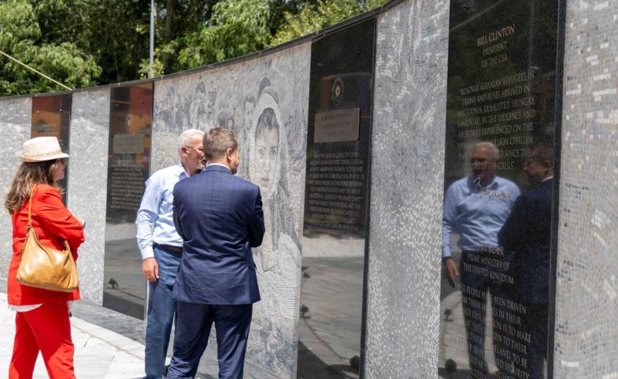 Szunyog, “Bllace 99” Anı Merkezini Ziyaret Etti