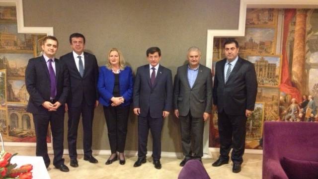 Tahiri İzmir'de Başbakan Davutoğlu ile Görüştü