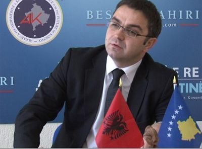 AAK, Qeska'nın Görevine Dönme Kararına Tepkili