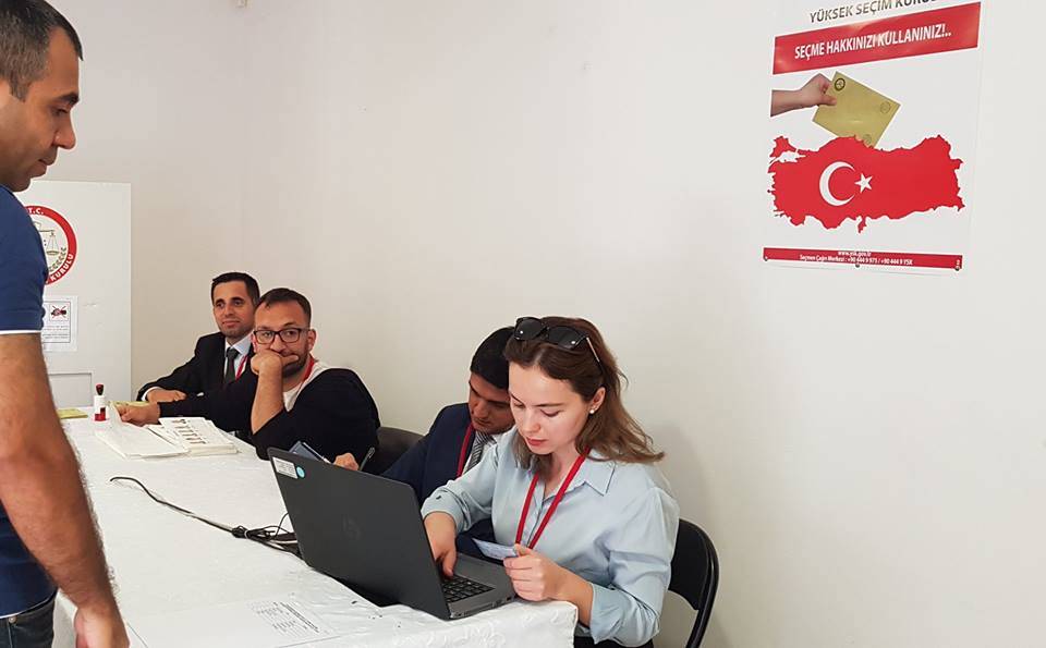 Kosova’daki Türkiye Vatandaşları Bugün Oy Veriyor