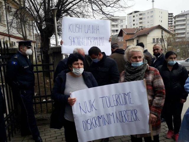 Hastanelerin Teknik ve Güvenlik Servisi Çalışanları, Sağlık Bakanlığı Binası Önünde Protesto Düzenlediler