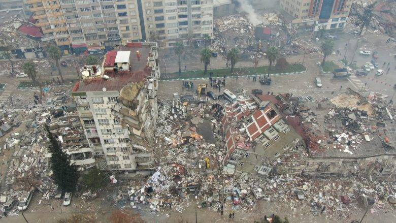 Depremden Etkilenen Bölgelerde Bulunan Üç Kosovalı Ailenin Durumu İyi