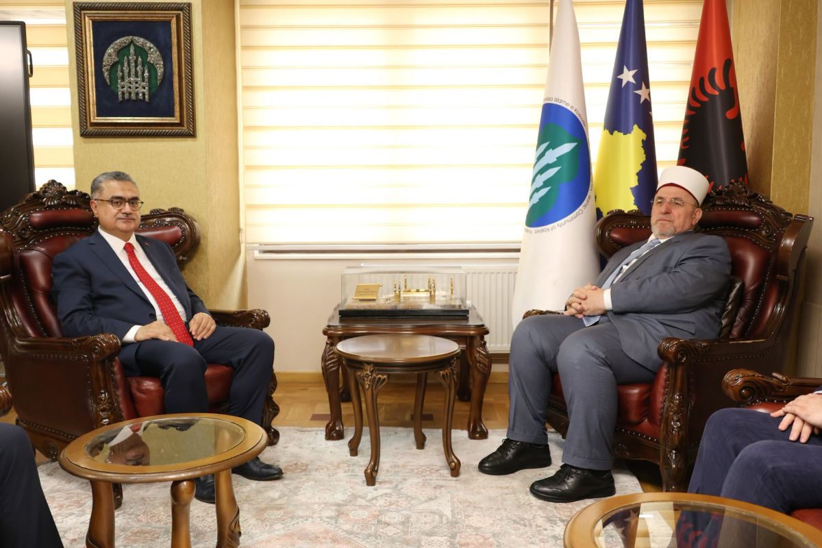 Müftü Tërnava, Türkiye'nin Kosova Din Hizmetleri Ataşesi Kadir Dinç'i Ağırladı