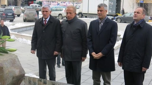 Thaçi, Prekaz'da "Adem Jashari" Anı Merkezini Ziyaret Etti