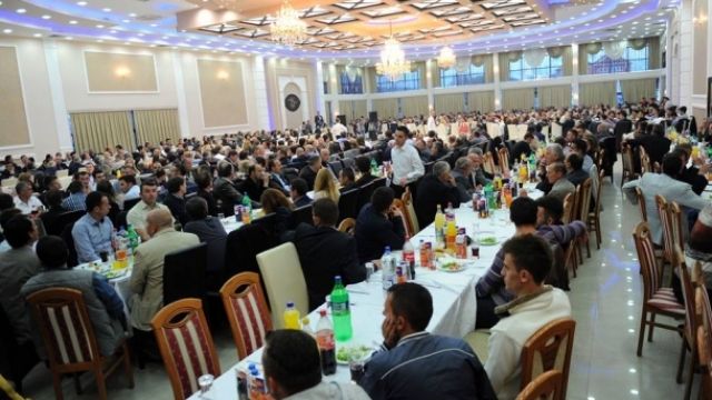 Thaçi Drenas'ta Öğretmenlere Maaşlarına Zam Vaat Etti