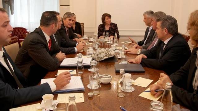Jahjaga Ulusal Güvenliği Thaçi ve Güvenlik Yetkilileriyle Görüştü