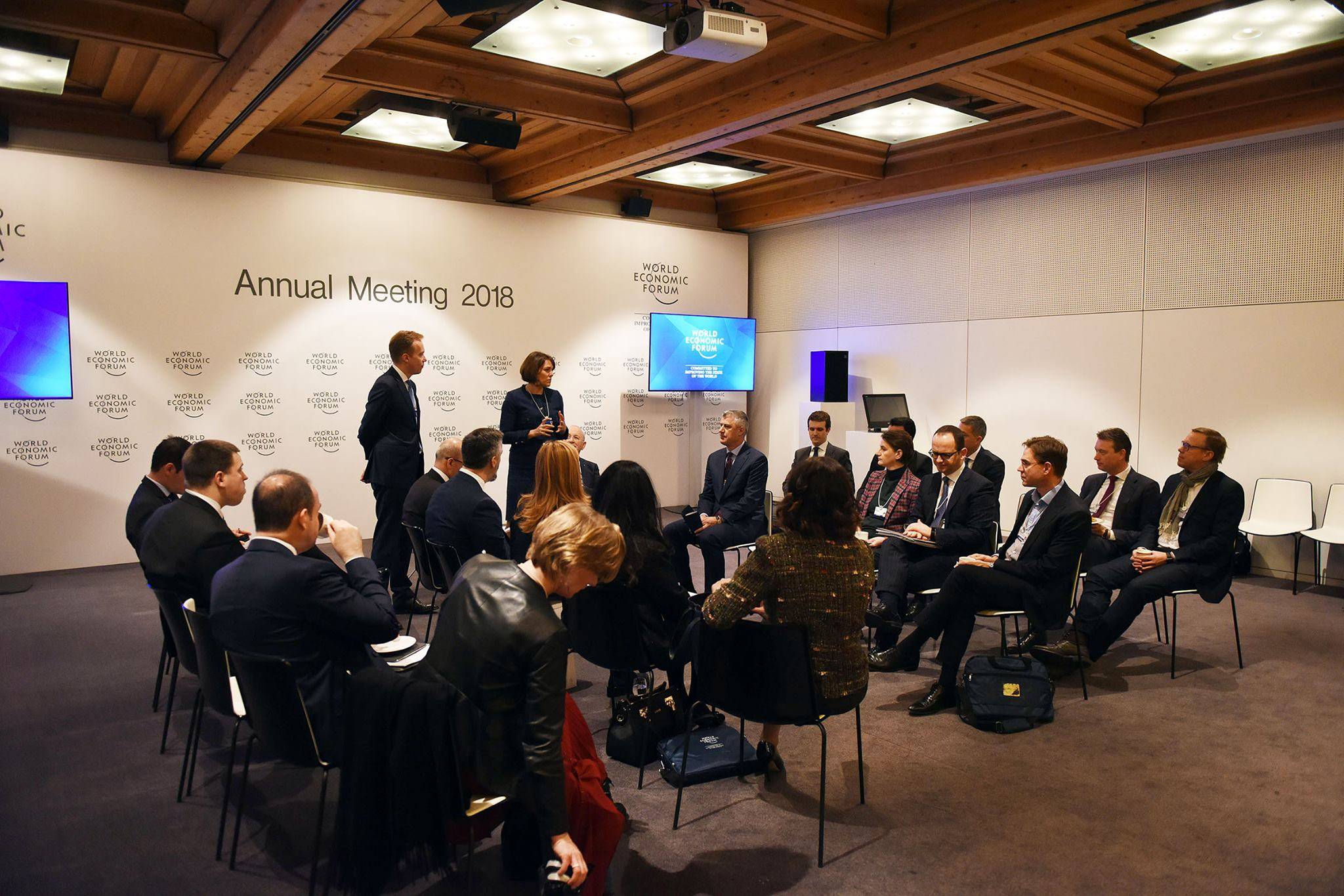 Thaçi, Davos’ta Avrupa Liderleriyle Görüşüyor
