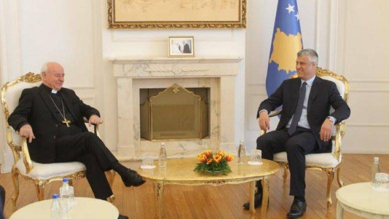 Thaçi,  Paglia'yı Kabul Etti