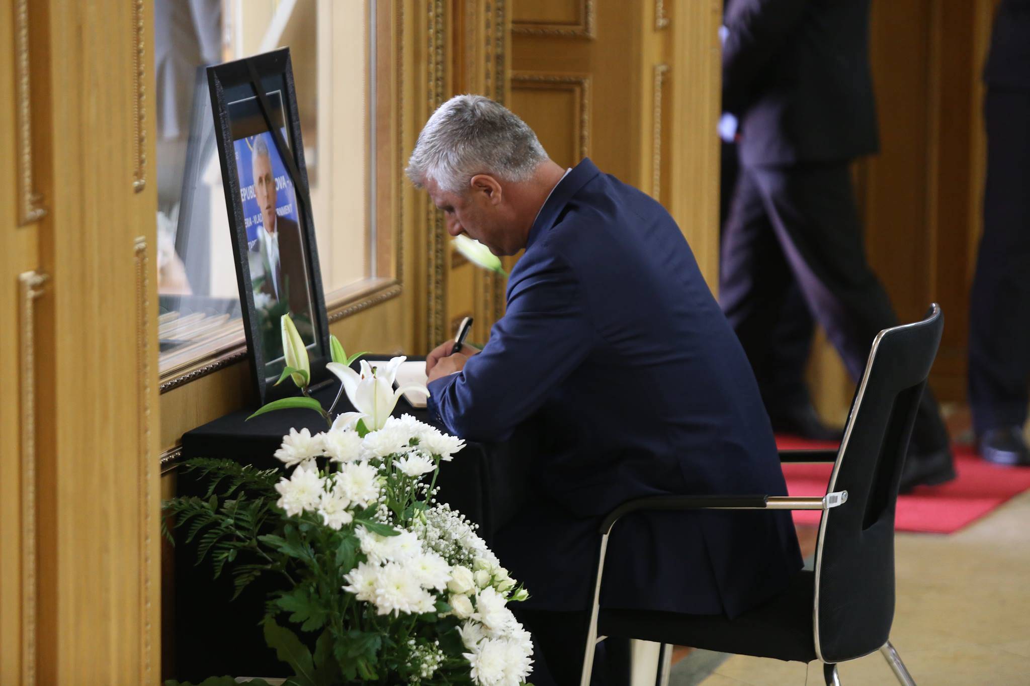 Thaçi, Eski Başbakan Rexhepi’yi Ölüm Yıldönümünde Andı