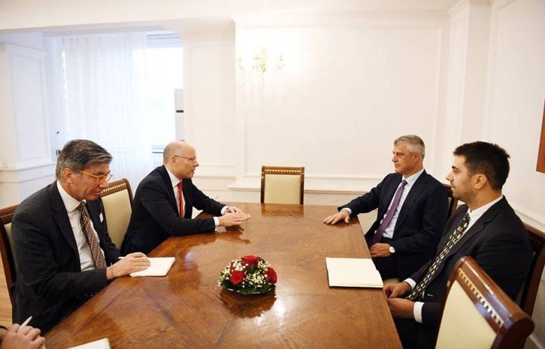 Thaçi, Alman Milletvekiliyle Diyalogu Konuştu