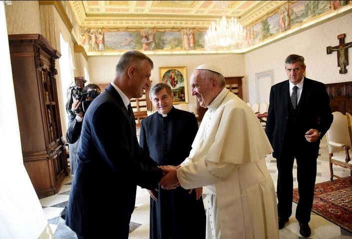 Papa Françesku Cumhurbaşkanı Thaçi’yi Kabul Etti