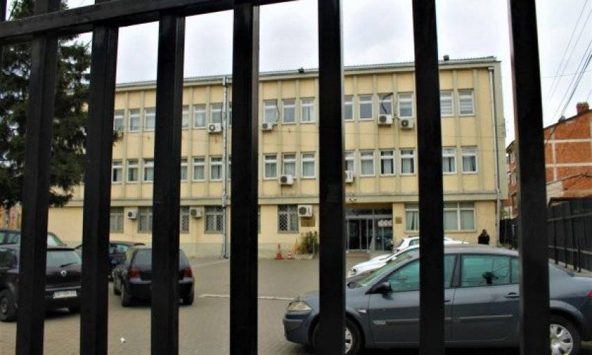 Prizren’de Hırsızlık Zanlısına 1 Yıl Hapis ve 500 Euro Para Cezası