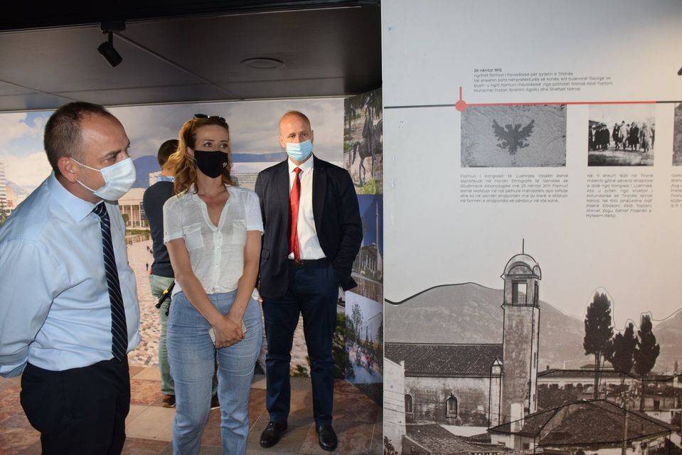 Prizren’de 'Tiran Size Geliyor' - Seyyar Müze Açıldı