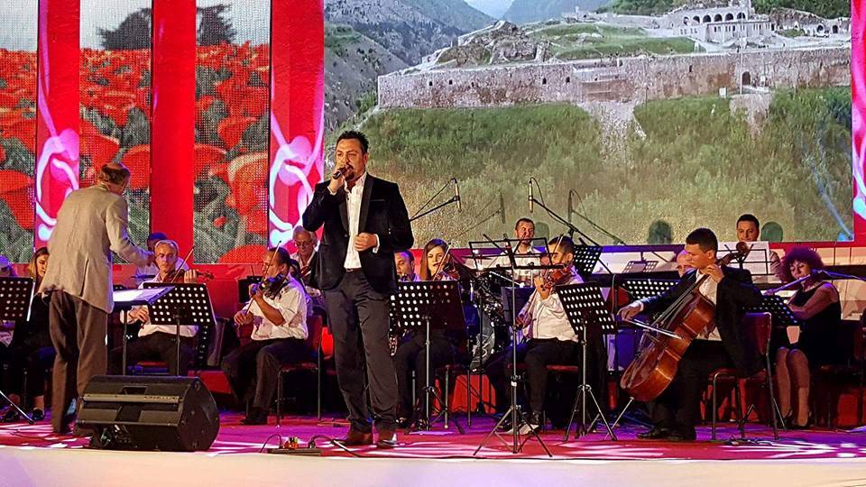 2016 Yılın Sanatçısı Tolga Kazaz