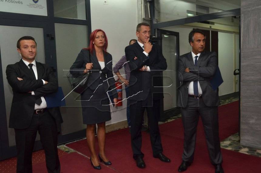 Haradinaj, Kuracağını İddia Ettiği Yeni Kabine için Toplulukları Halen İkna Etmedi