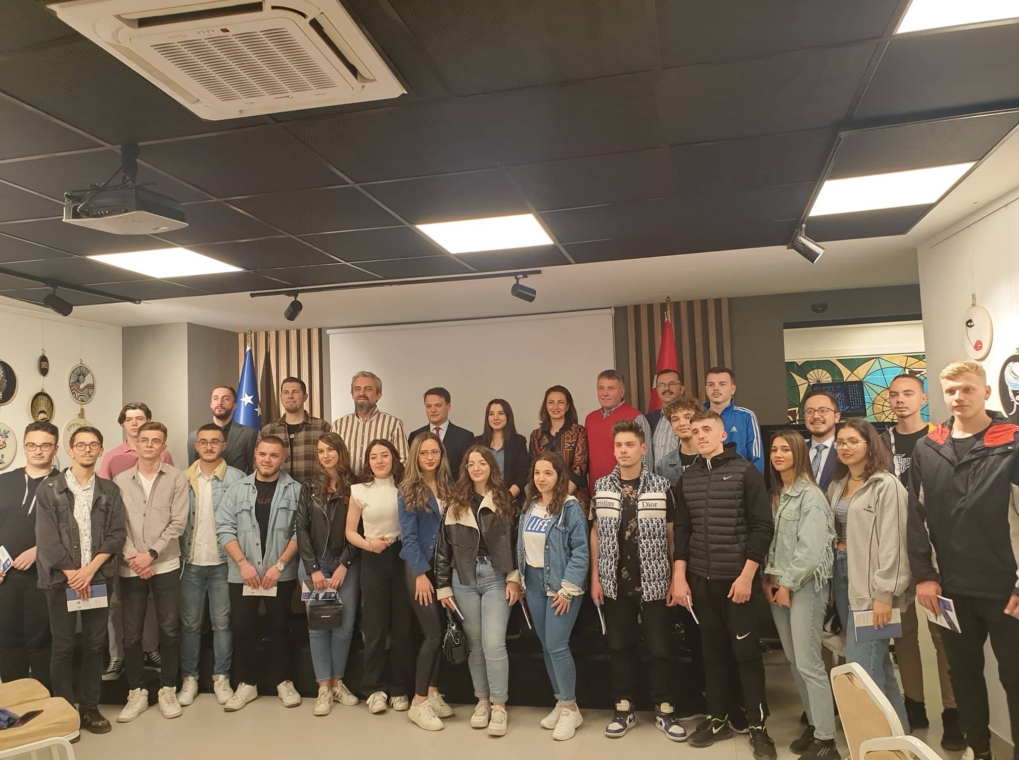 Lise Son Sınıf Öğrencilerine Tanıtım Toplantısı ve Panel