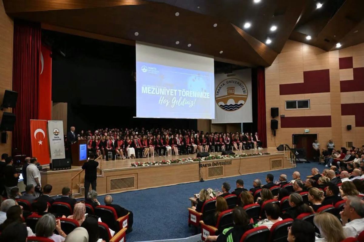 Trakya Üniversitesi'nde Kosovalı 20 Öğrenci Doktor Oldu