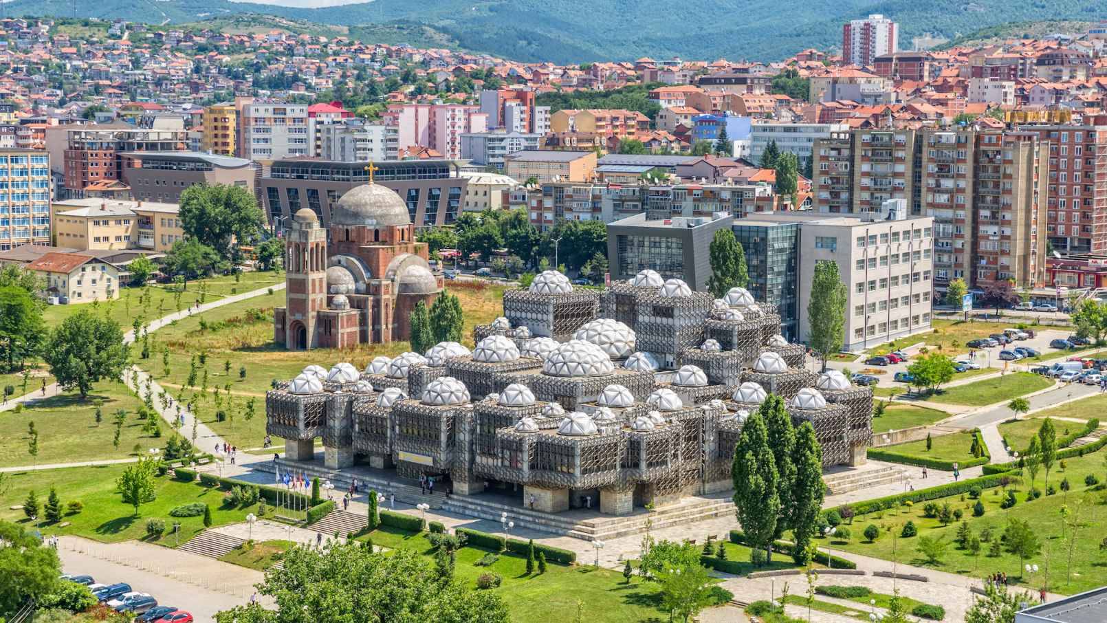 İki Ay İçin 300 Kosovalı Yurt Dışında Tedavi Bekliyor