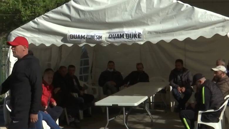 İşe Alınmadıkları İçin Bir Haftadır “Trepçe” Önünde Protesto Ediyorlar
