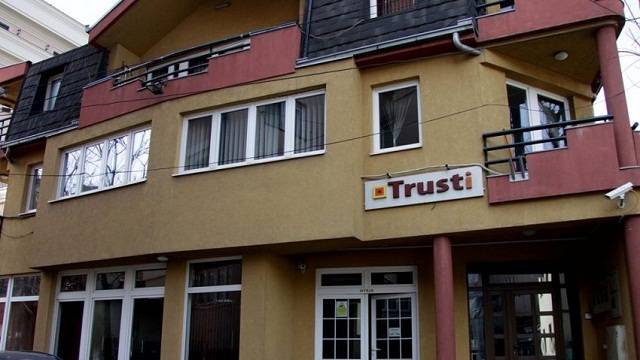 Trust’tan Tasarrufların 10%’nu Bloke Edilmiş Banka Hesaplarından da Geri Çekilebilecek