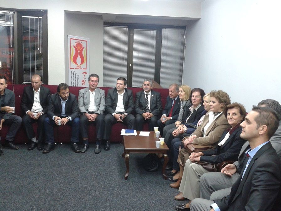TÜMED Yeni Ofisini Büyükelçi Ozan Kutladı
