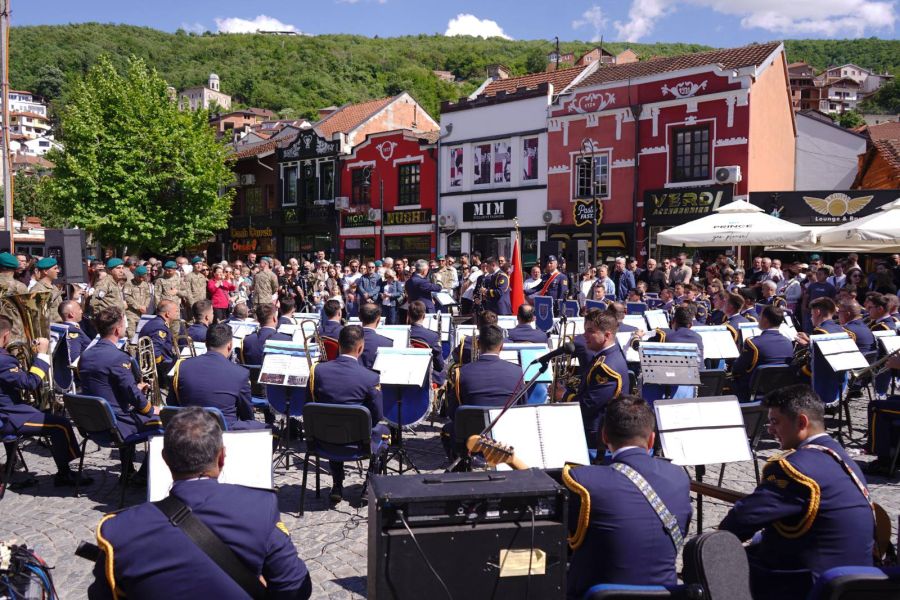 Kosova’da 19 Mayıs Coşkusu: Türk Askerinden Prizren’de Konser