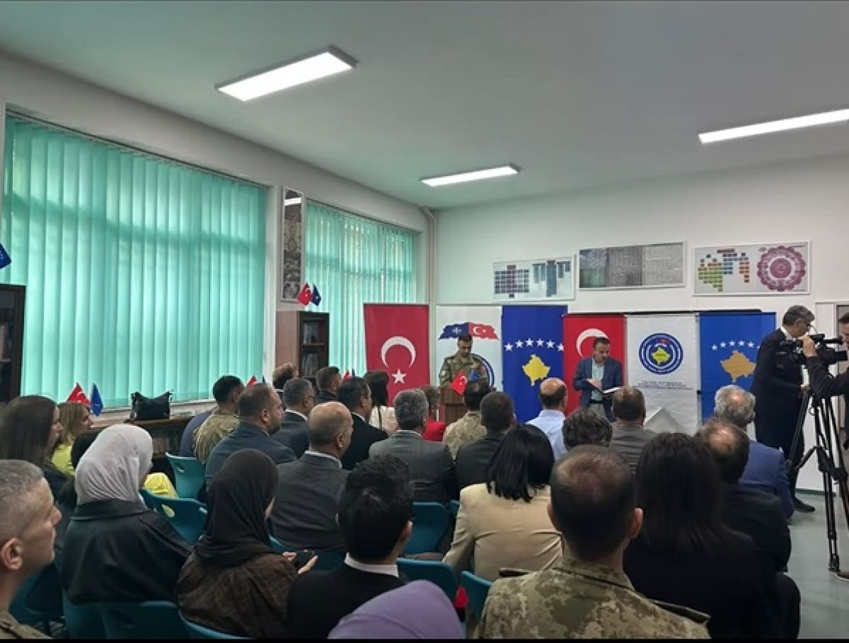Türk Askerinden TÜrk Dili Ve Edebiyatı Kürsüsü'ne Destek 