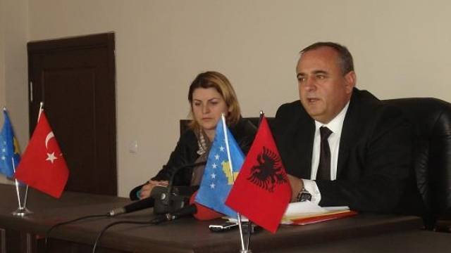 Türkler Birlik'-e Karşı