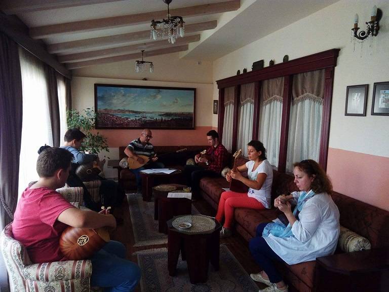 Yunus Emre'de Ud ve Bağlama Kursları Tamamlandı